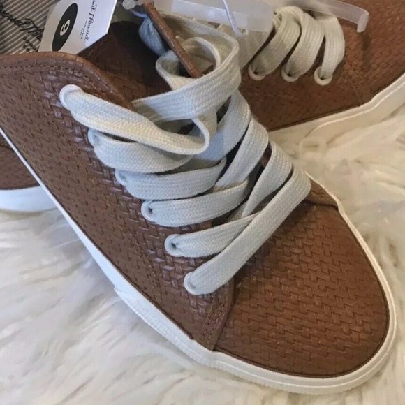 Universal Thread Cognac Tennis Shoe/Sneakers - Picture 2 of 13